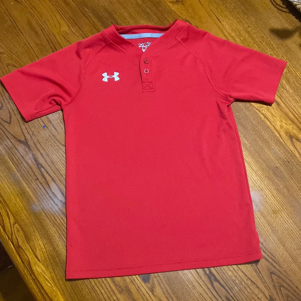 Boys Under Armor shirt.